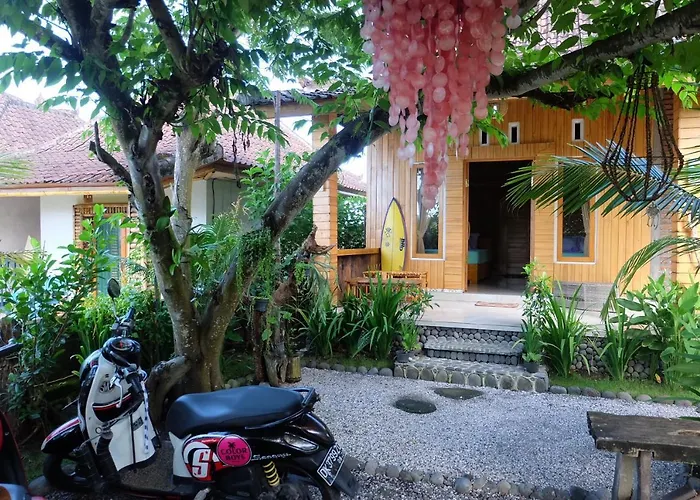 Friend House Surfcamp Maison d'hôtes Airsatang